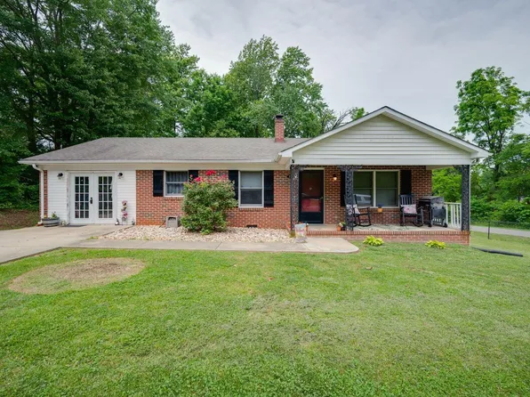 279 Edgewood St, Appomattox, VA 24522