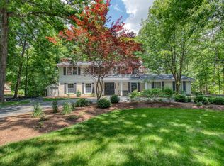 120 Indian Ridge Dr, Brookfield, WI 53005