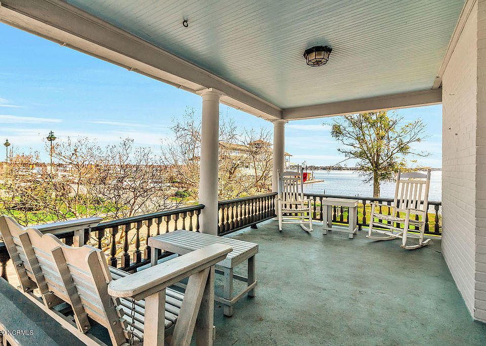 111 Pollock St, New Bern, NC 28560 Zillow