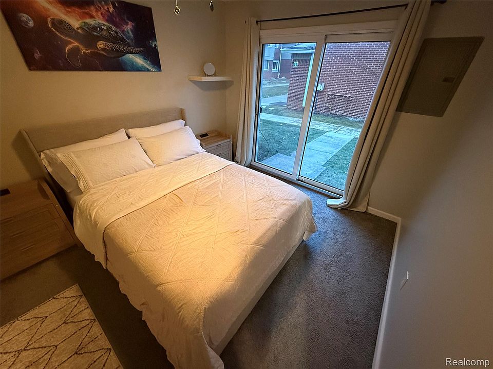 8066 Coventry St, photo 13