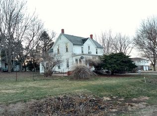 155 N 6th St, Staplehurst, NE 68439