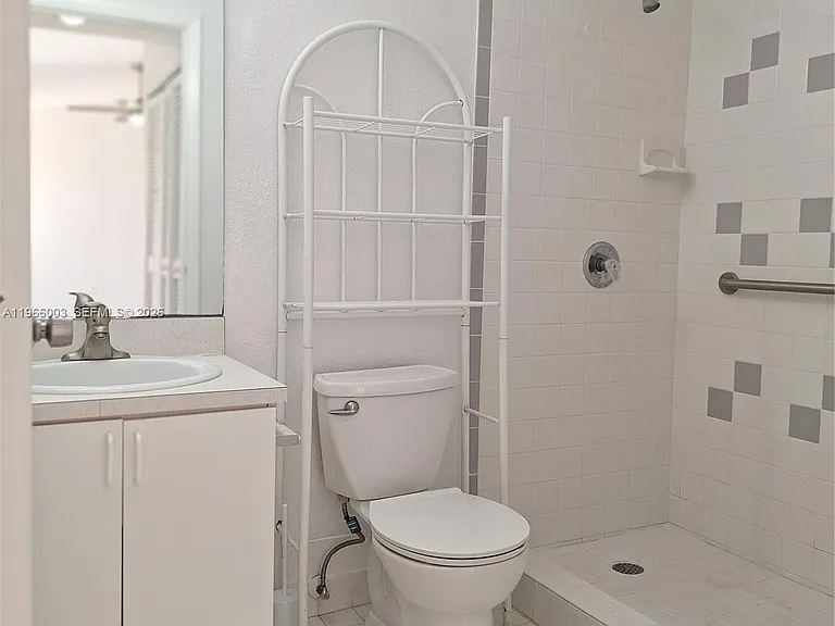 3214 San Remo Cir — Photo 14