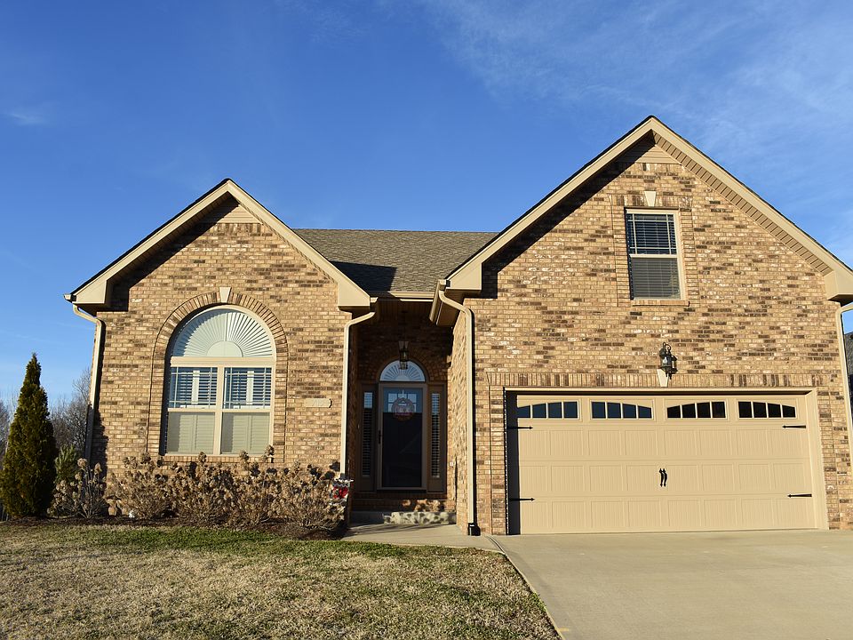 1st image of 715 Valencia Dr