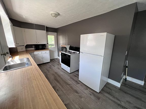 2nd image of 640 Seiberling St #1