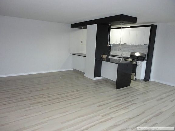3rd image of 101 Wadsworth Ave #4F