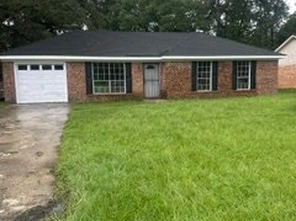 207 Holiday Cir, Savannah, GA 31419
