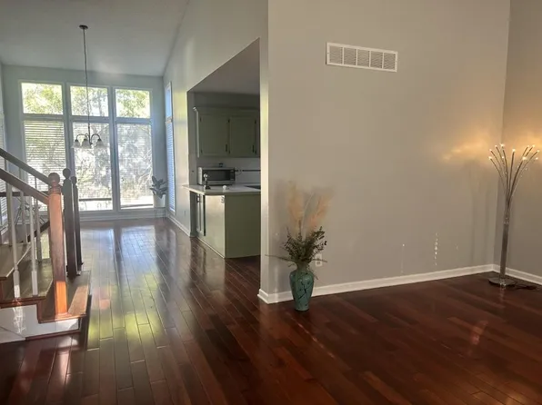1413 N Hunter Dr, Olathe, KS 66061