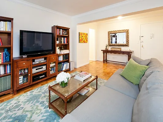 Sold by Sotheby's International Realty | media 8