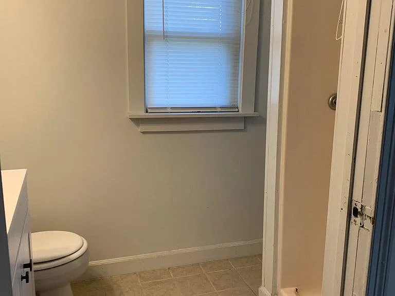 2430 Amelia Ave — Photo 15