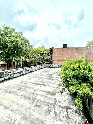 Rented by Pear NYC LLC | media 40