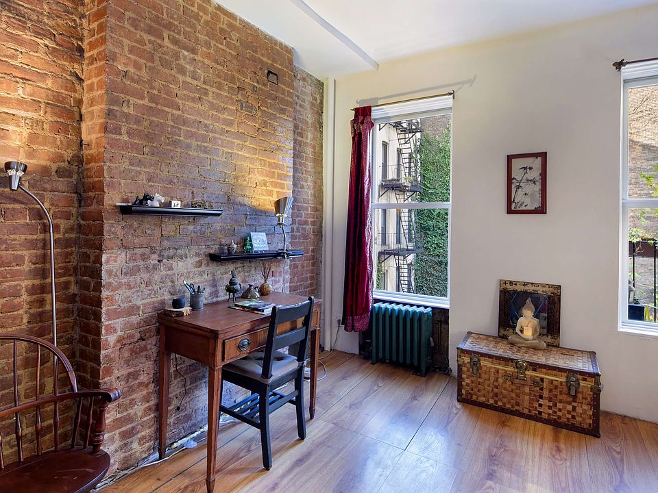 2nd image of 715 9th Ave APT 3RS