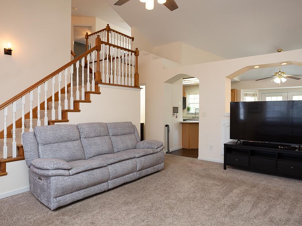 565 Winter Bluff Dr, Fenton, MO 63026 Zillow