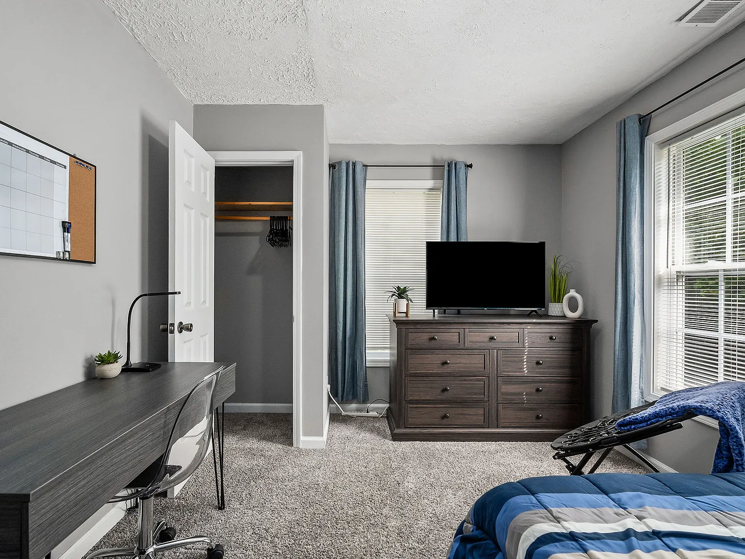 2 bed, 750 sqft, $1,100 — Photo 3