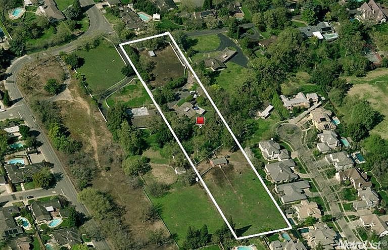 2nd image of 4102 Elderberry Ln
