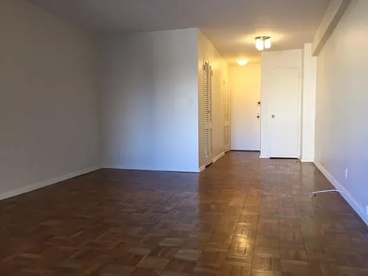 Rented by R New York | media 30