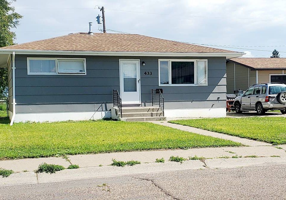 1st image of 433 23rd Ave NE