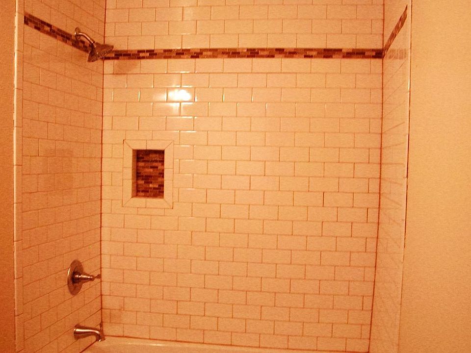 2nd image of 425 SE 19th Ave APT B