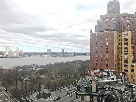 3rd image of 310 W 72nd St #11G
