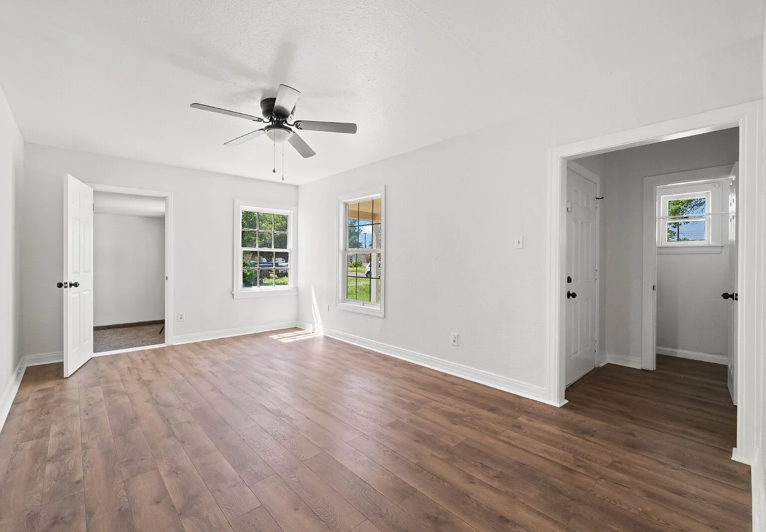 4 bed, 2.0 bath, 1466 sqft, $1,450 — Photo 2