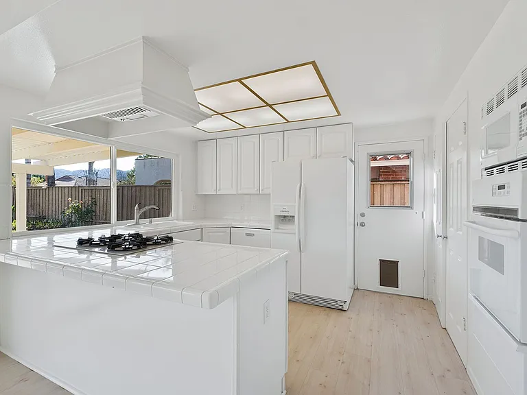 32022 Grenville Ct — Photo 38