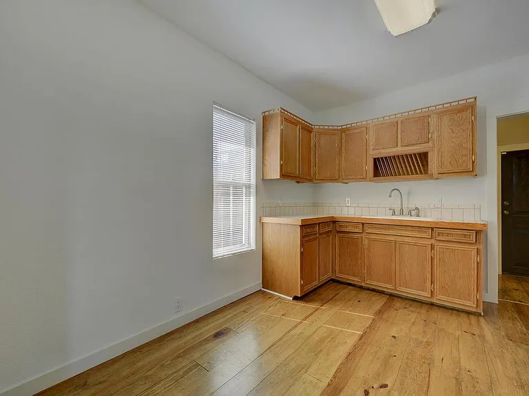 2106 Holly St #B — Photo 12