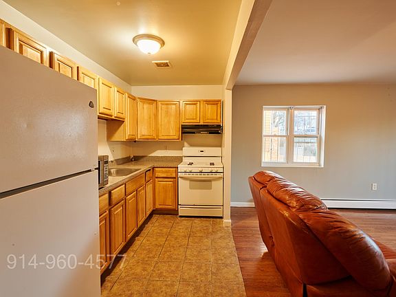 4th image of 2266 Seward Ave APT 1