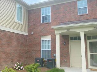 51821 E Pointe Ln, Chesterfield, MI 48051