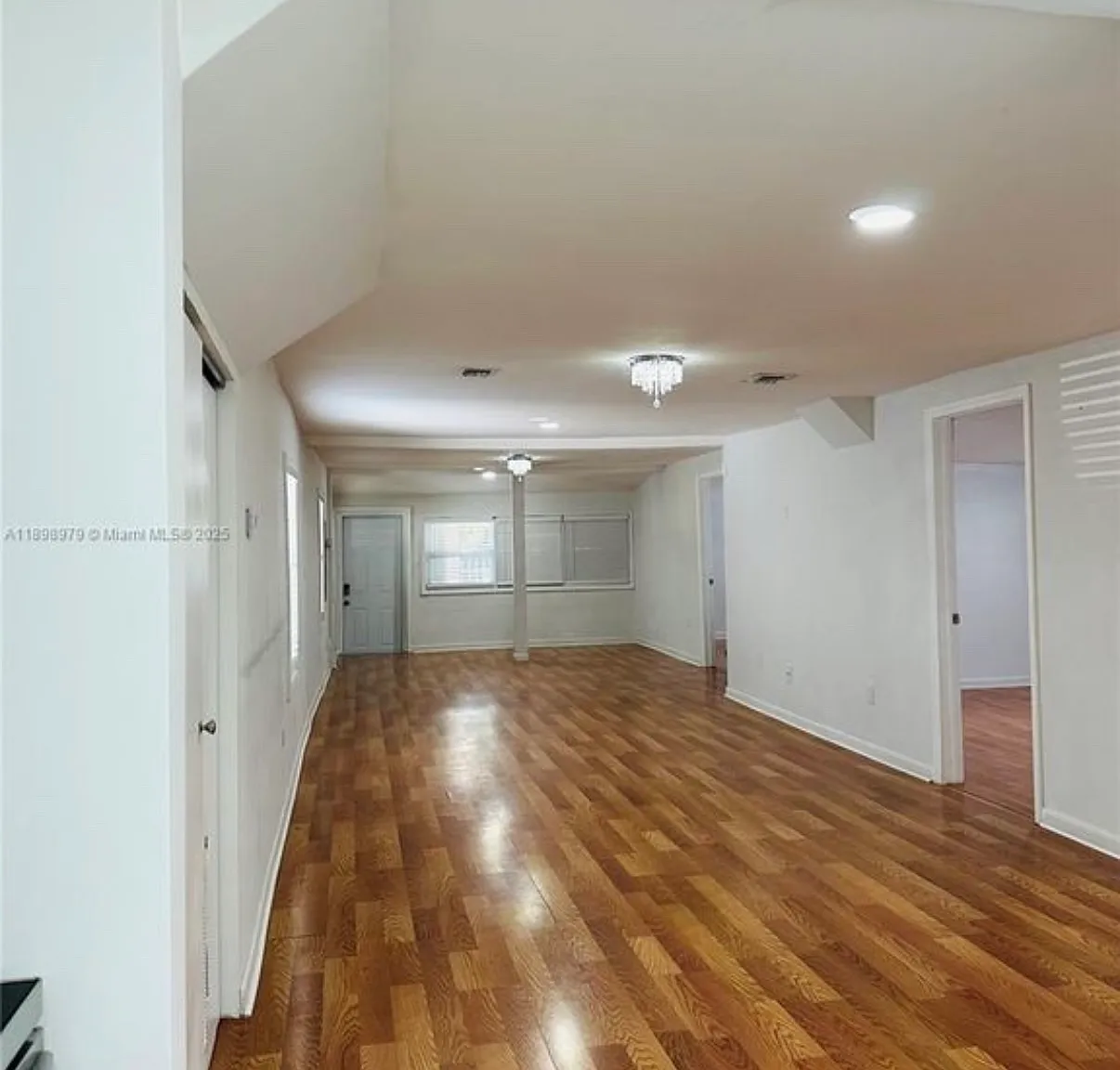 17926 SW 104th Ave — Photo 3