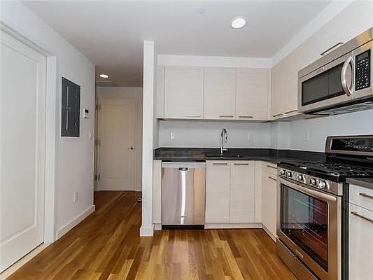 4th image of 106-20 70th Ave #5BB