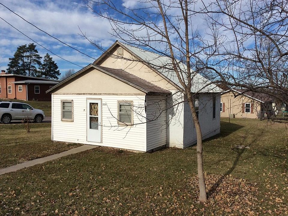 1st image of 2524 Main St