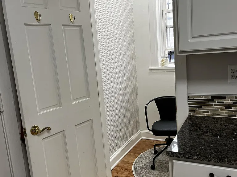 2026 N Wood St #1 — Photo 8