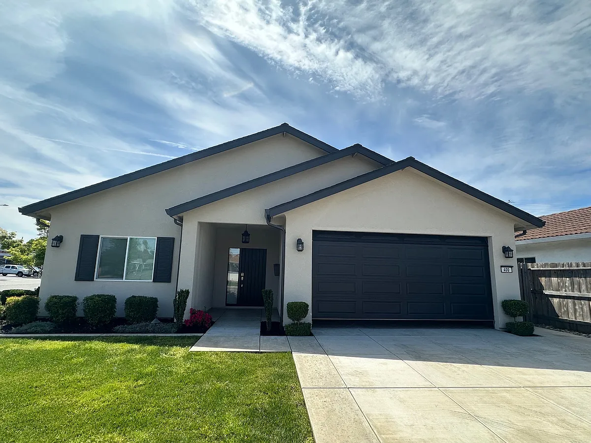 Building Photo - 400 Gerard Dr