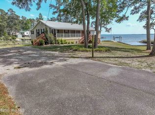 966 W Island View Rd, Bath, NC 27808