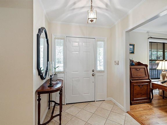 4th image of 2521 Noble Dr