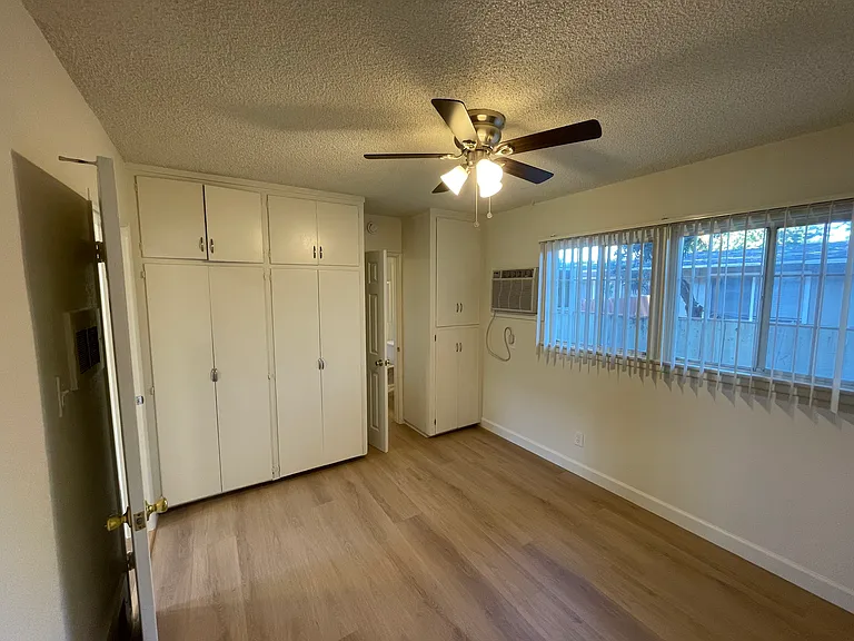 1196 W Valencia Dr #E — Photo 12