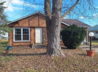 937 N Jackson St, Andrews, IN 46702