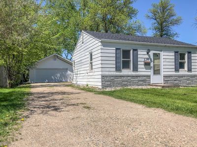 338 20th St N, Fargo, ND, 58102