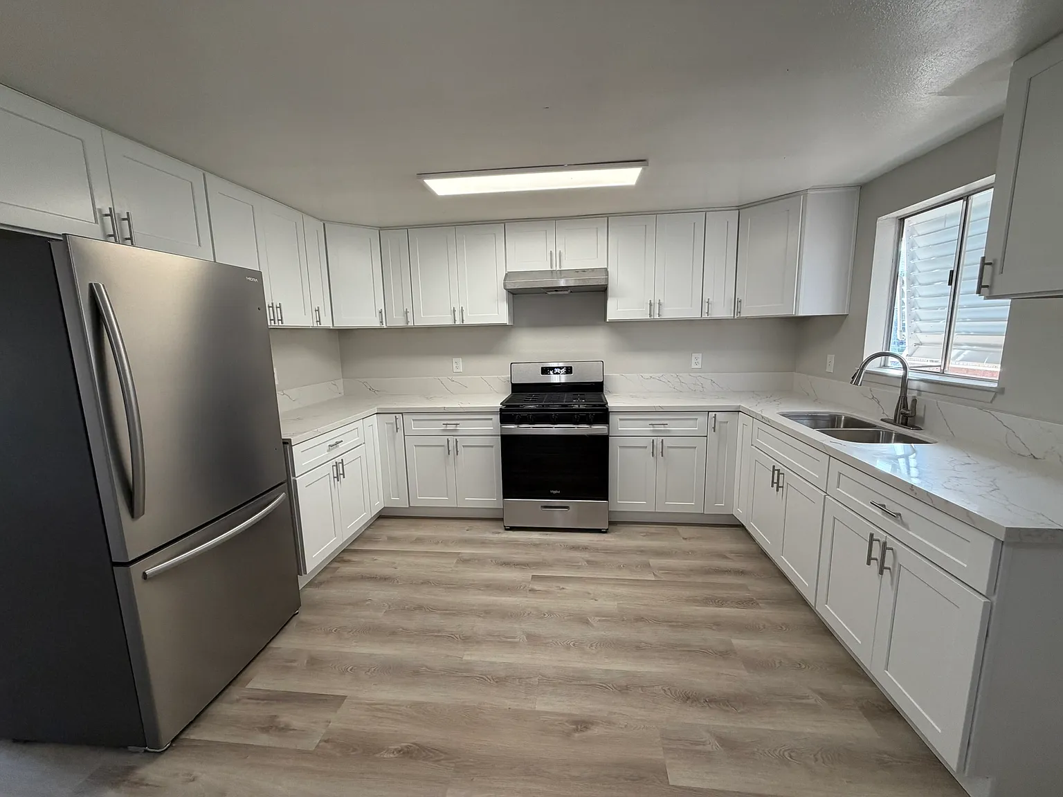 2 bed, 1050 sqft, $1,495 — Photo 2
