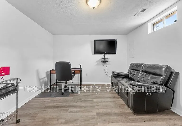 15305 Brazil Cir — Photo 38