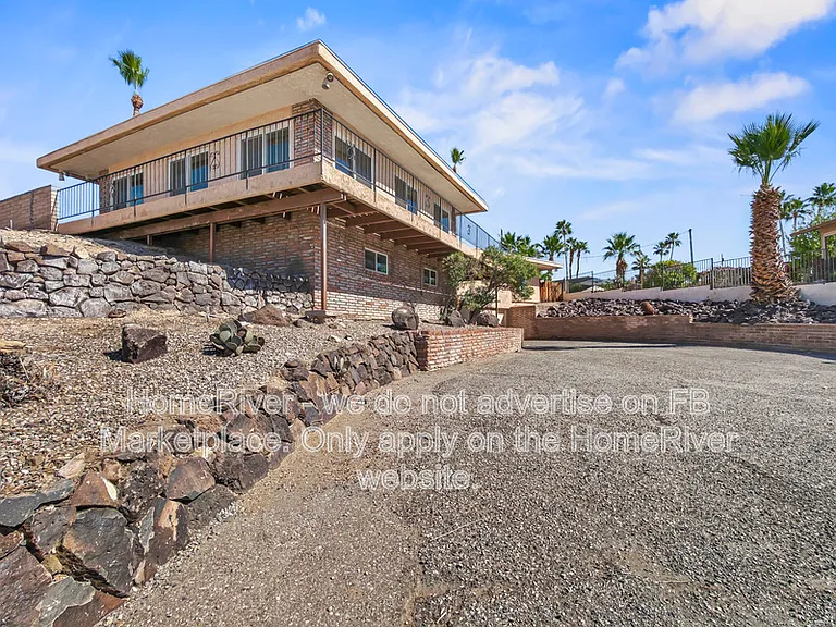 2691 Saratoga Ave — Photo 4