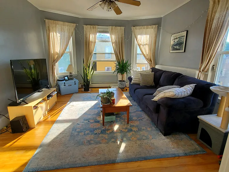Sheridan St — Photo 2
