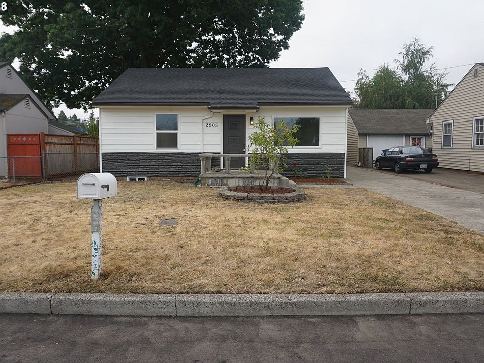 1st image of 2905 E 24th St