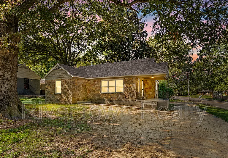 1678 Alta Vista Ave — Photo 4