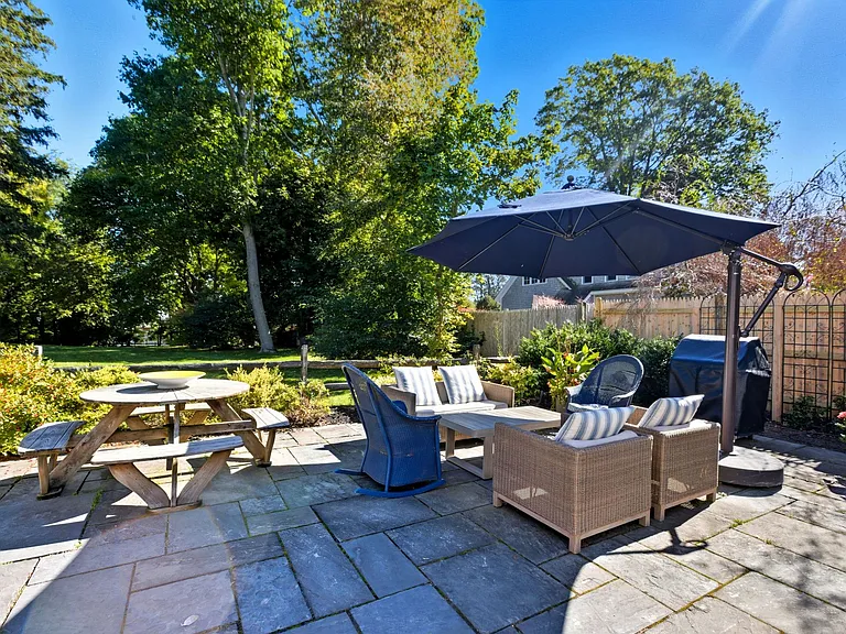 11 Friendship Ln — Photo 11