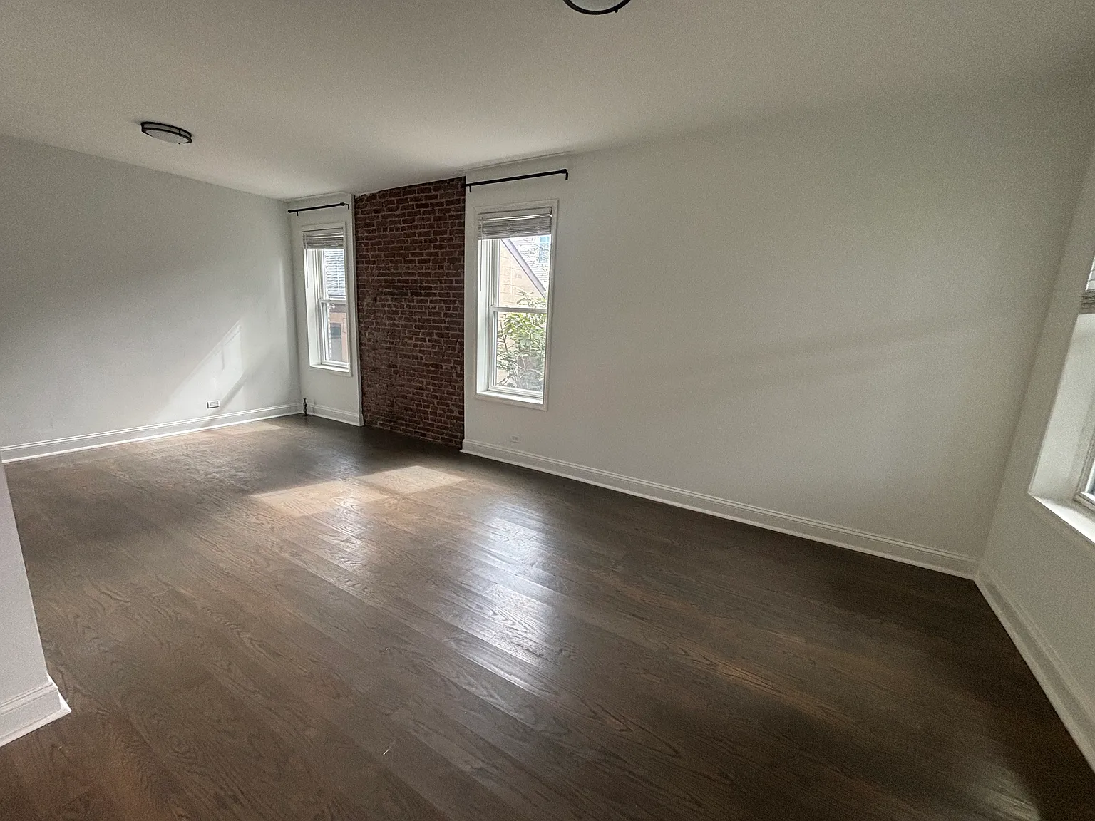 2 bed, 1200 sqft, $2,800 — Photo 2