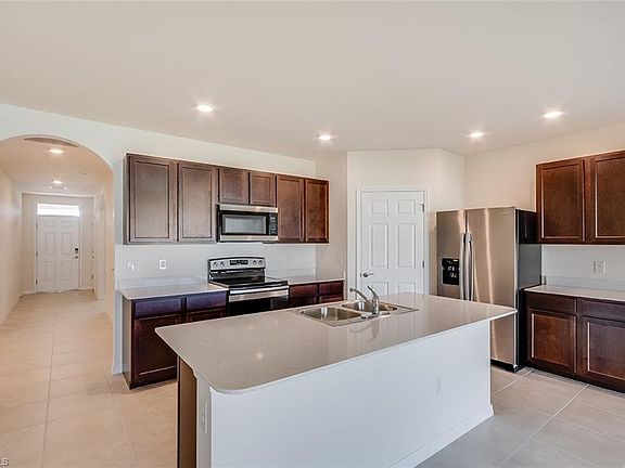 4th image of 3329 Acapulco Cir