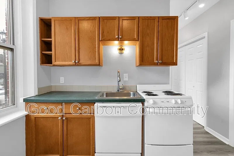 1 bed, 1.0 bath, $1,175 — Photo 4
