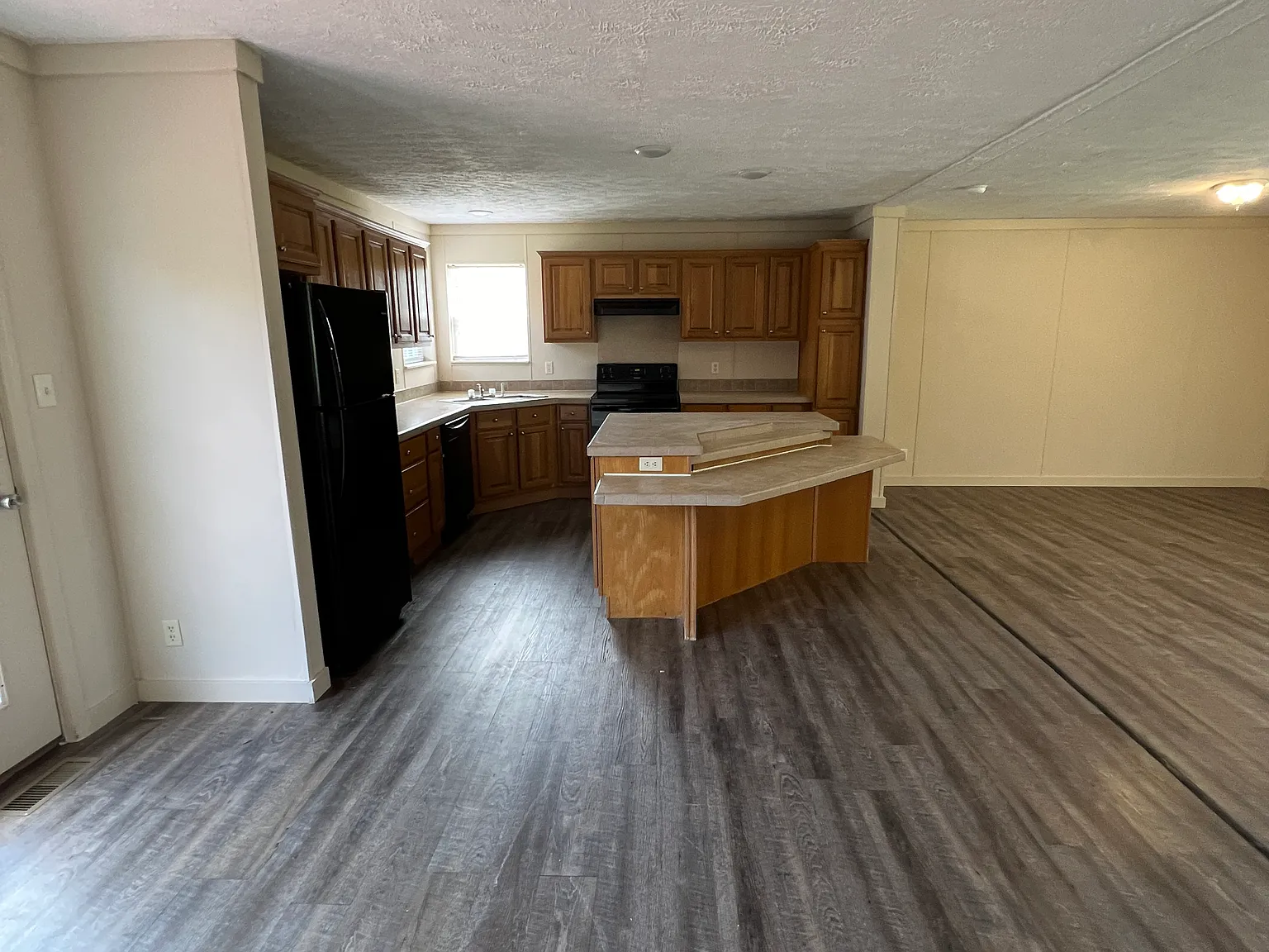 3 bed, 1848 sqft, $1,700 — Photo 4