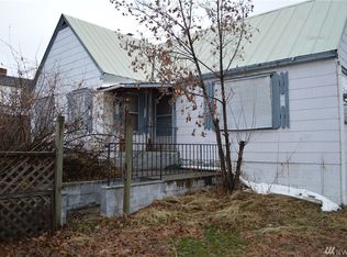 211 S Cedar St, Omak, WA 98841