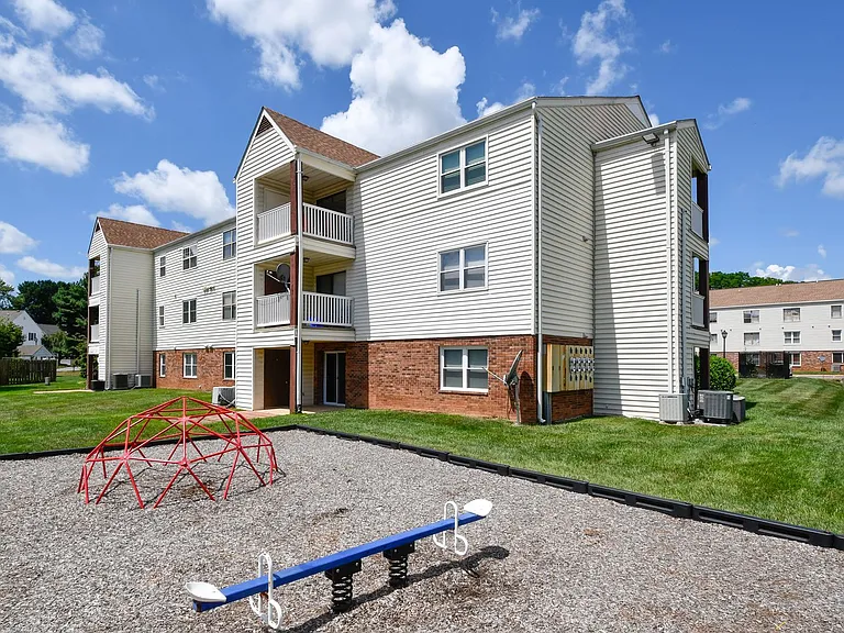 102 Chesterfield Ln #201 — Photo 1
